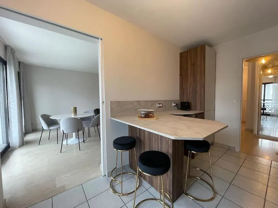 Appartement Le Mont-Veyrier, Parking Et Vue à Annecy